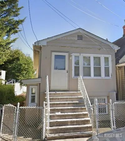 $249,900 | 420 Lawton Place, Perth Amboy, NJ 08861