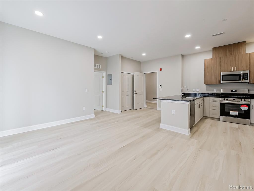 31480 Warren Road, Unit 301 Westland, MI 48185 - Photo 4 of 26
