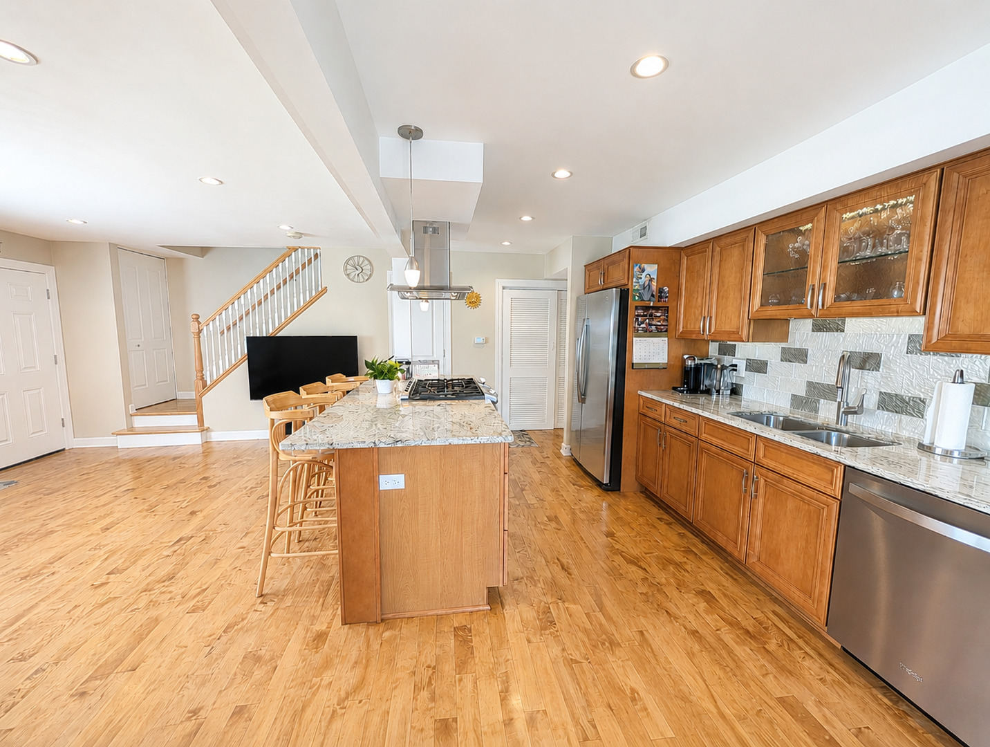 779 Pahl Road, Unit 779 Elk Grove Village, IL 60007 - Photo 6 of 24