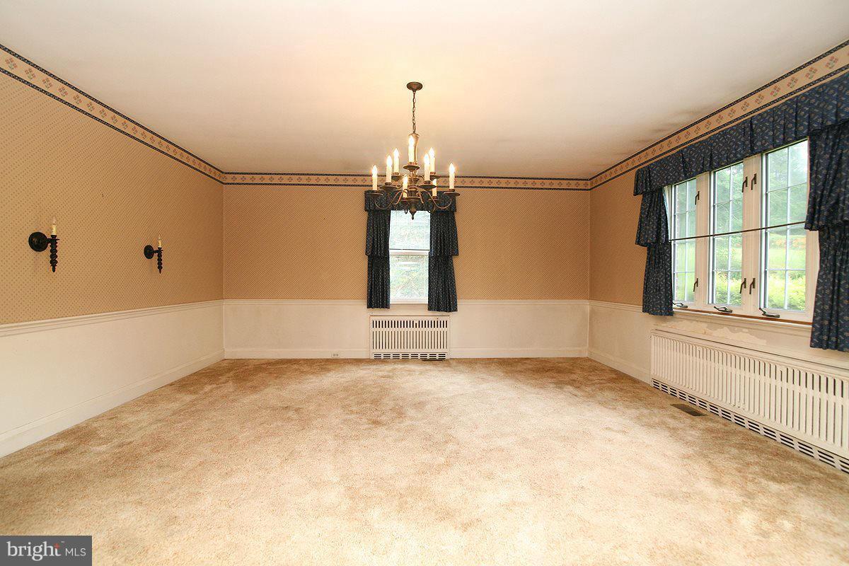 435 Washington Road Westminster, MD 21157 - Photo 8 of 20 Dining Room