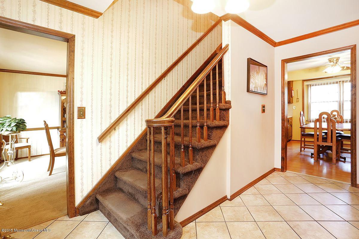 14 Morgan Road Middletown, NJ 07748 - Photo 3 of 14 foyer_1200