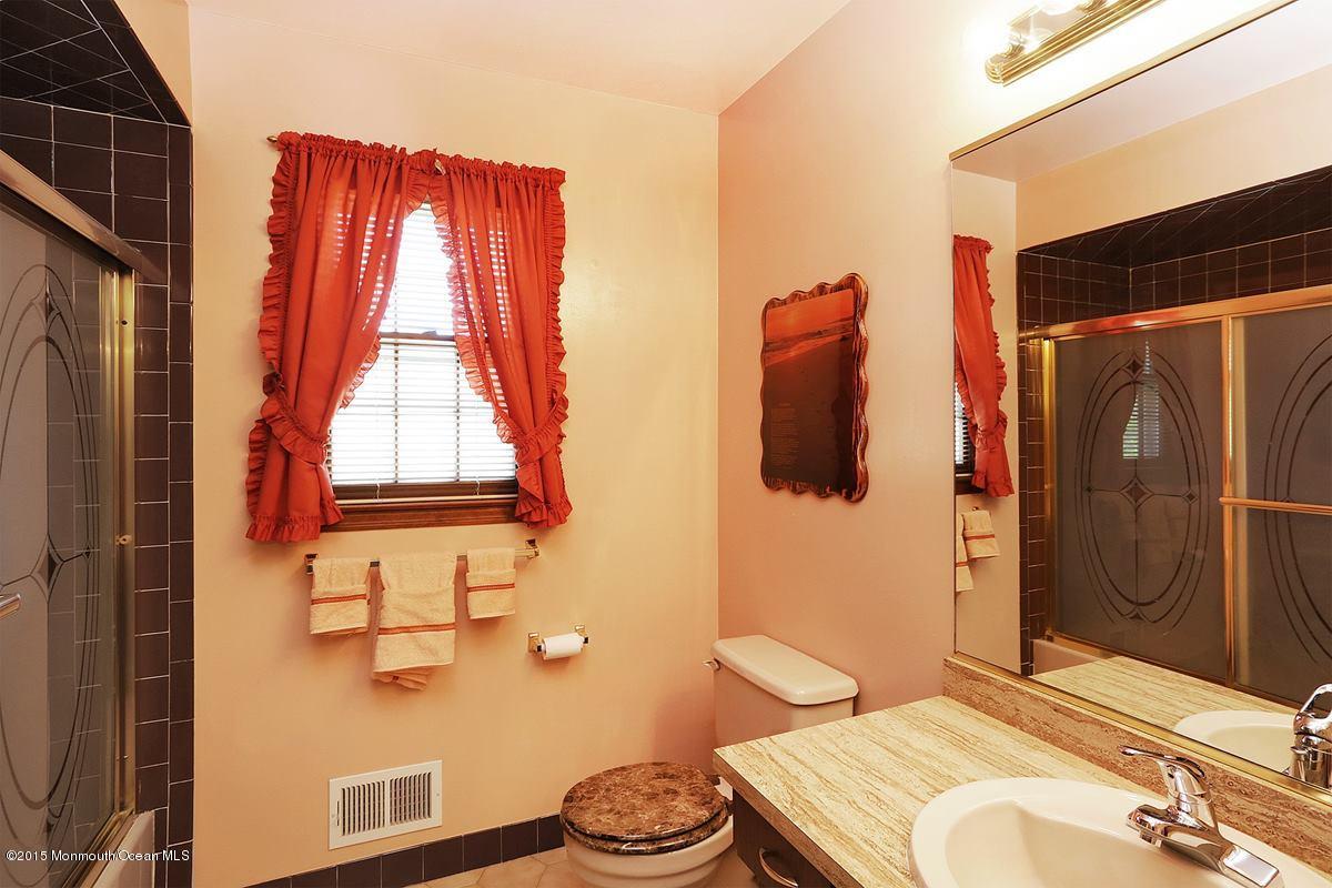 14 Morgan Road Middletown, NJ 07748 - Photo 7 of 14 bathroom_1200