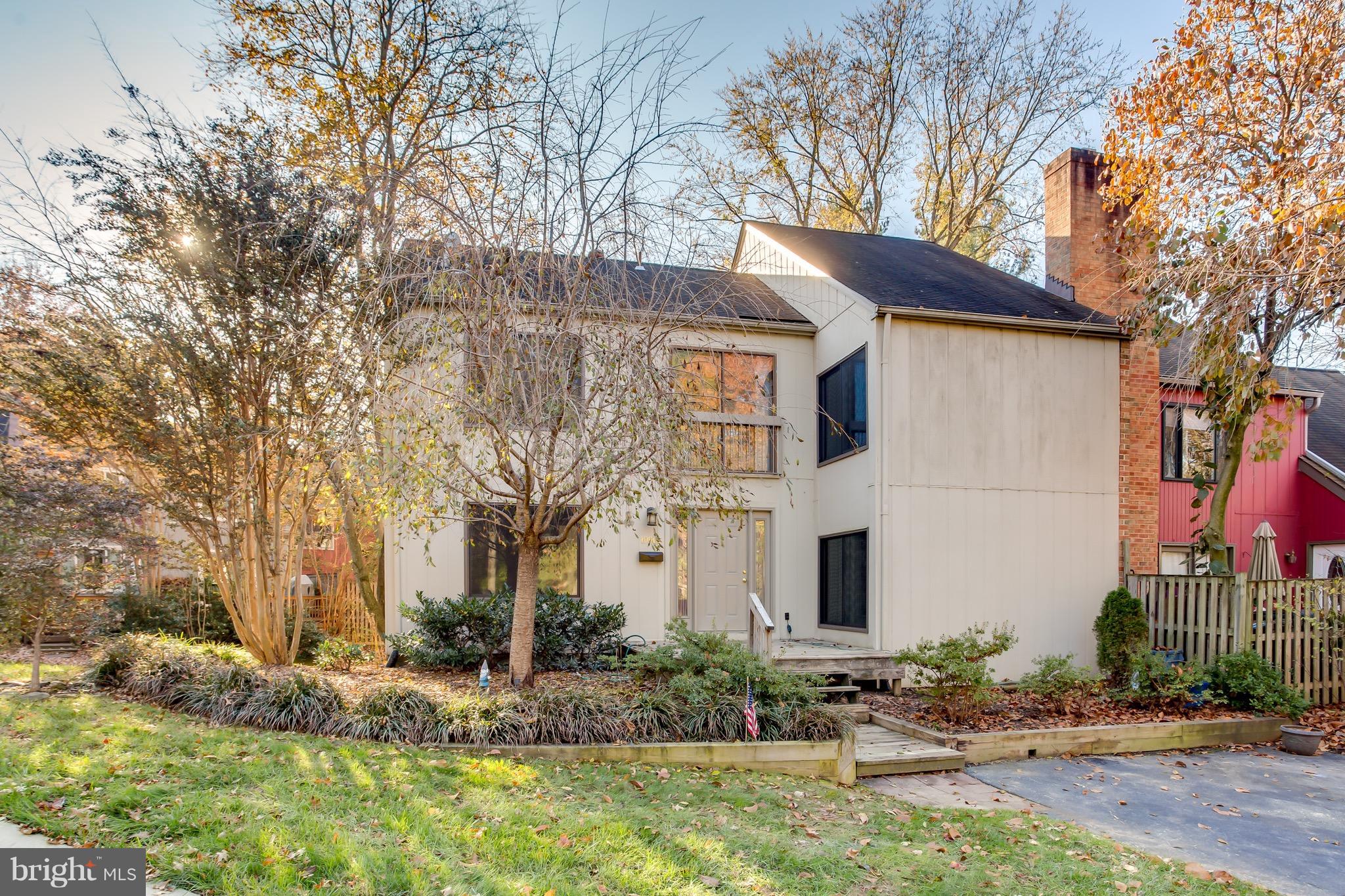 10901 Knights Bridge Court Reston, VA 20190 - Photo 1 of 30 Exterior (Front)