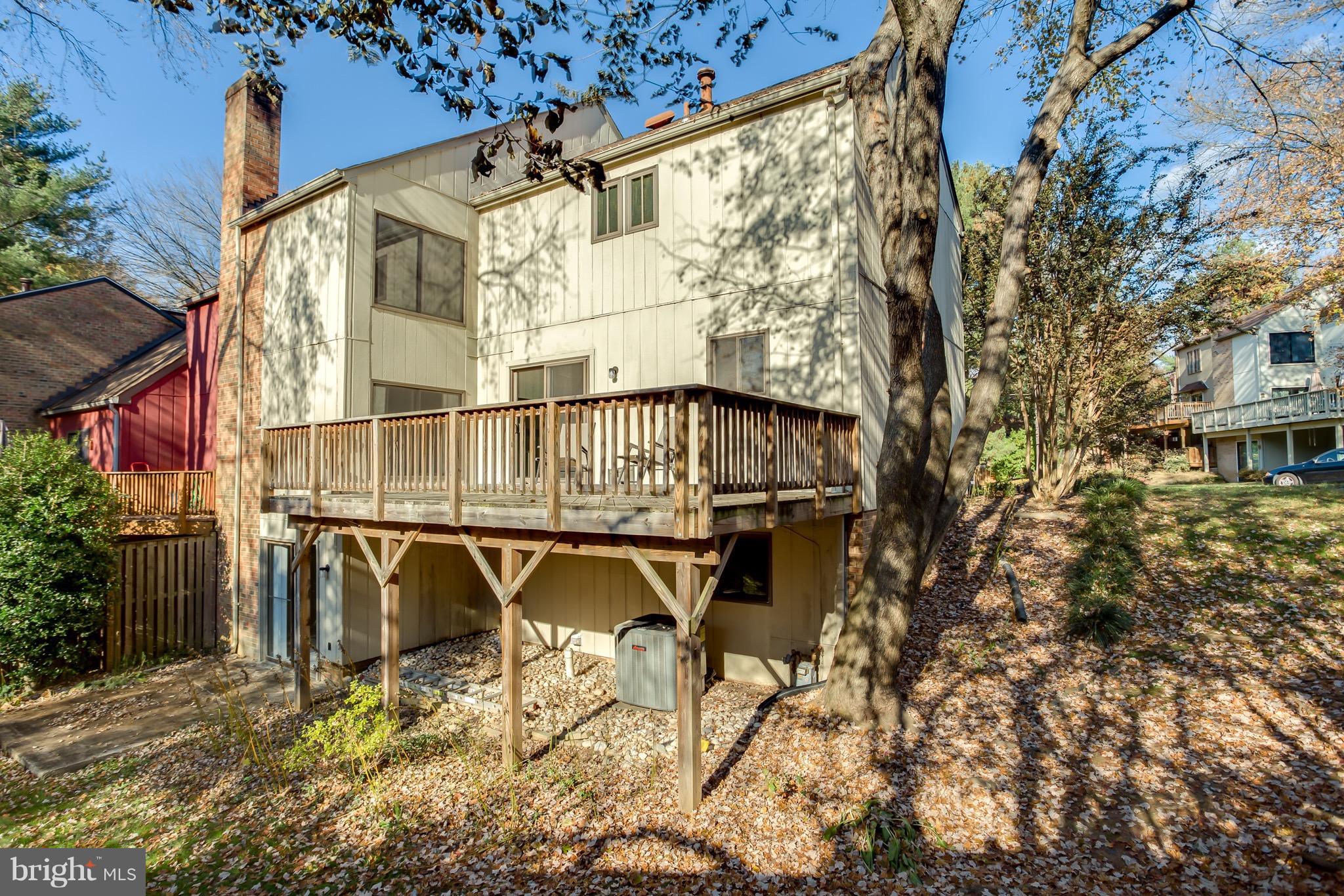 10901 Knights Bridge Court Reston, VA 20190 - Photo 27 of 30 Exterior (Rear)