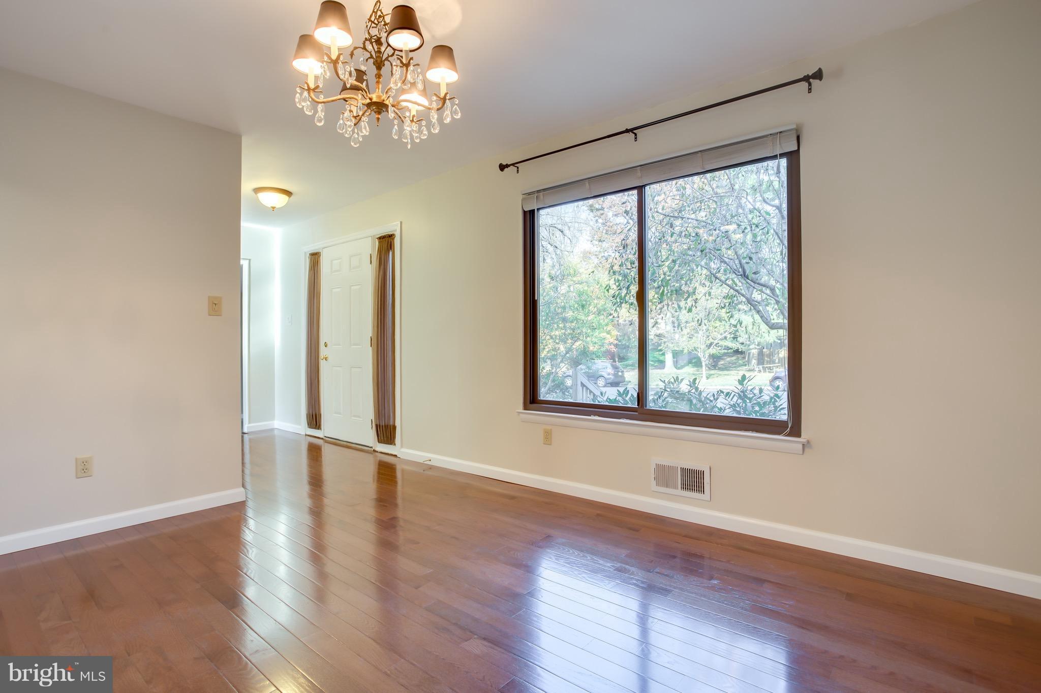 10901 Knights Bridge Court Reston, VA 20190 - Photo 5 of 30 Dining Room - New Hardwood Floors