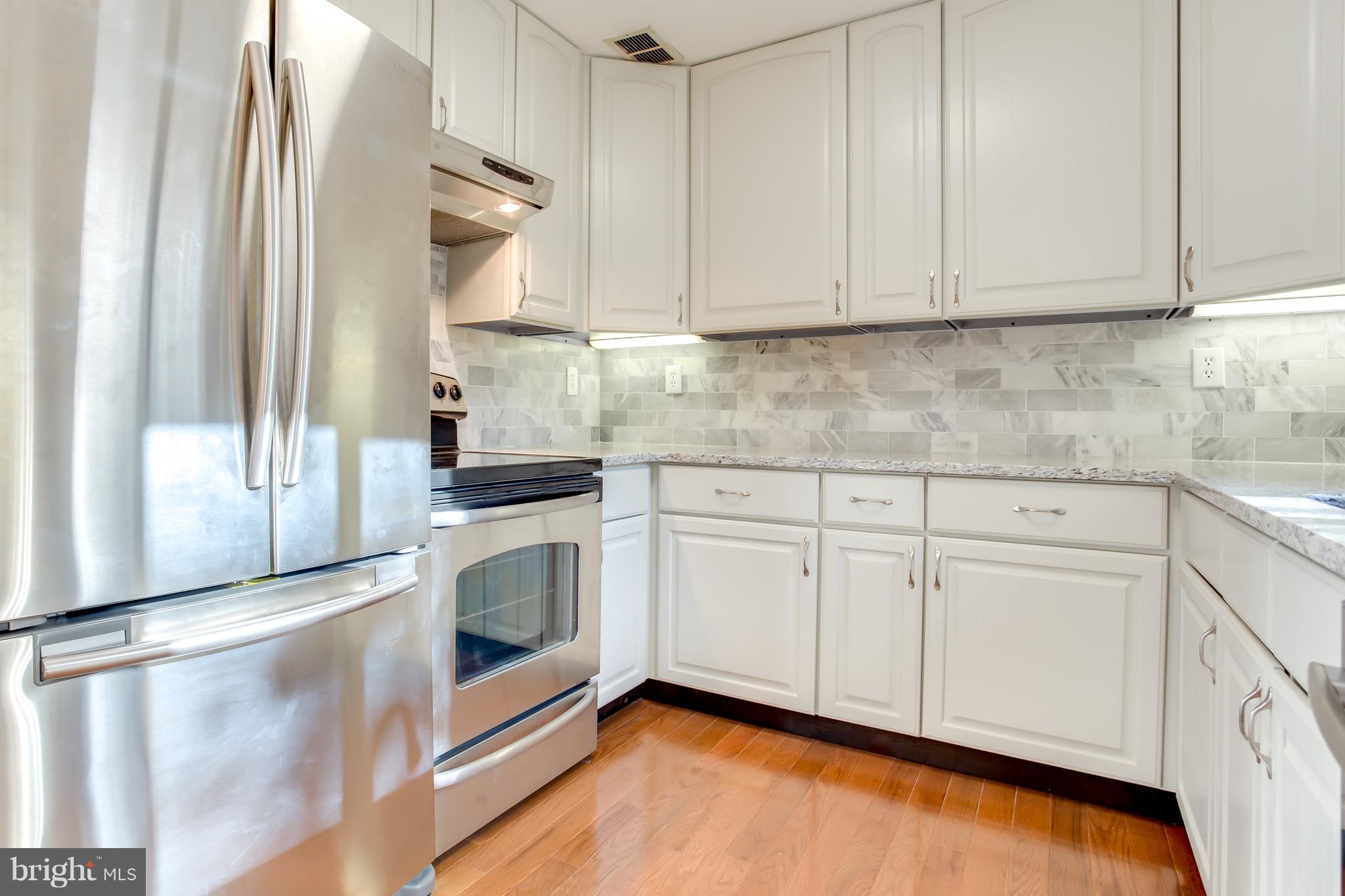 10901 Knights Bridge Court Reston, VA 20190 - Photo 8 of 30 Kitchen - Granite Countertops