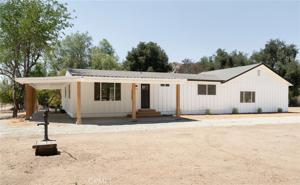 37455 Quarter Valley Road Temecula, CA 92592 - Photo 2 of 64 a house with yard in front of it