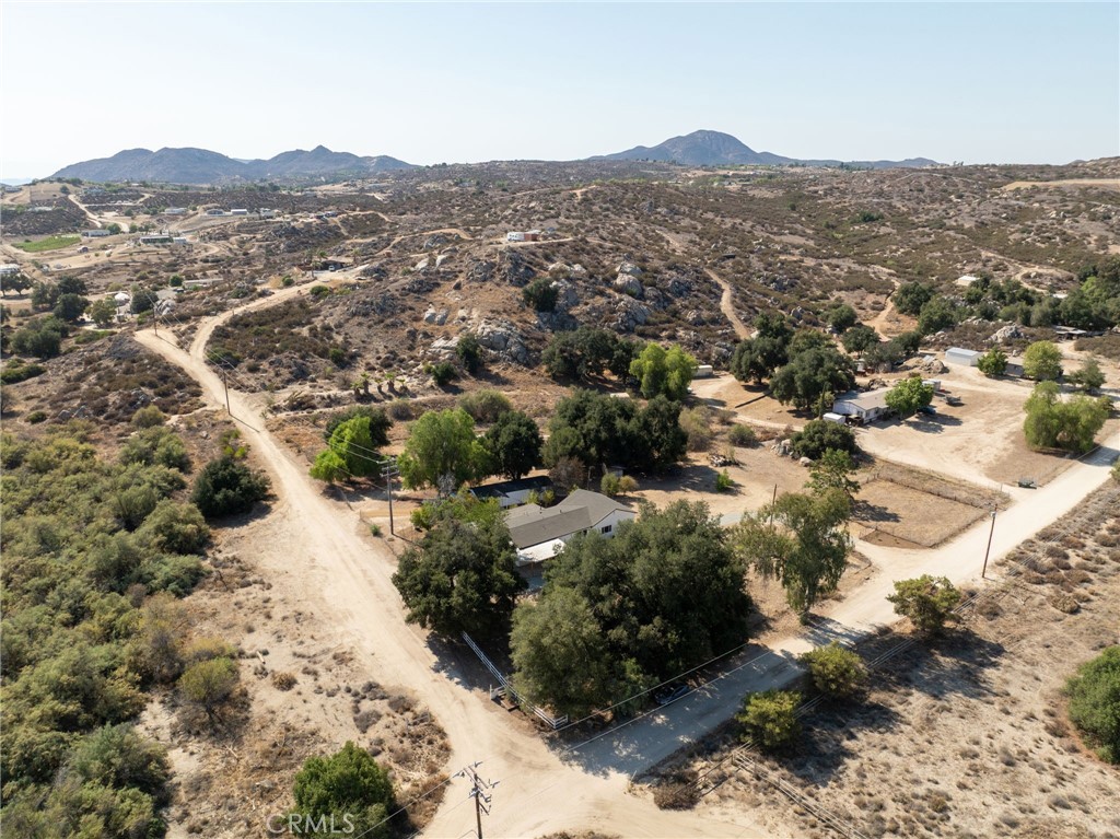 37455 Quarter Valley Road Temecula, CA 92592 - Photo 34 of 64 a view of a city and mountains