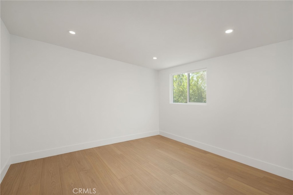 37455 Quarter Valley Road Temecula, CA 92592 - Photo 46 of 64 an empty room with a window