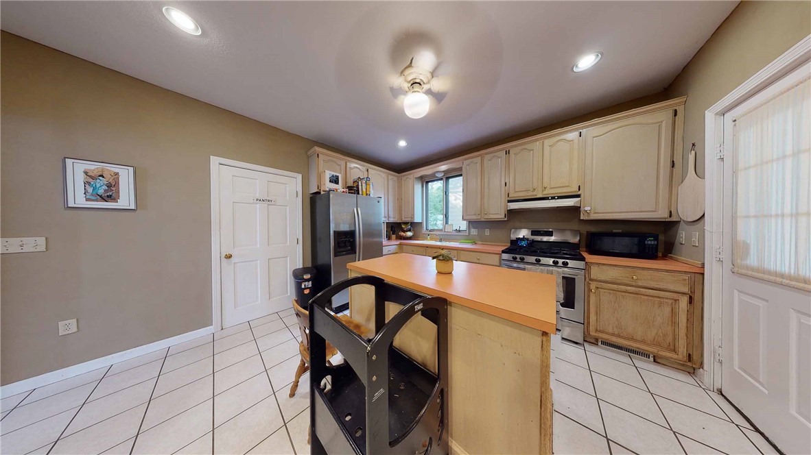 620 South Main Street Woonsocket, RI 02895 - Photo 5 of 32