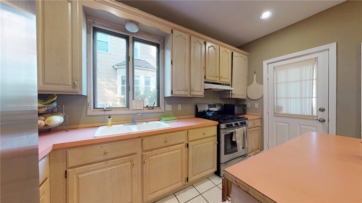 620 South Main Street Woonsocket, RI 02895 - Photo 7 of 32