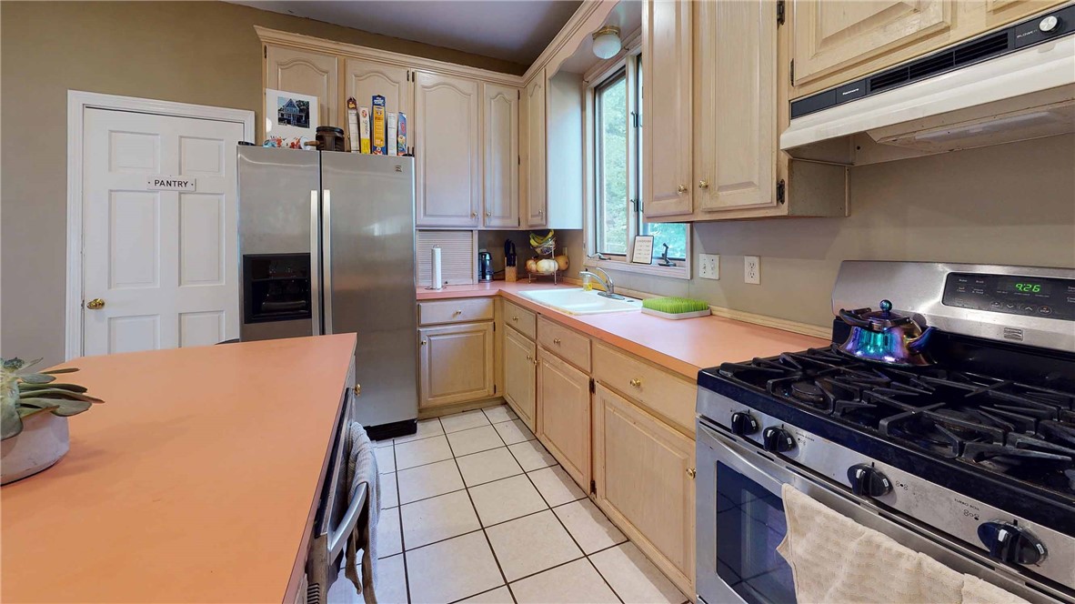 620 South Main Street Woonsocket, RI 02895 - Photo 8 of 32