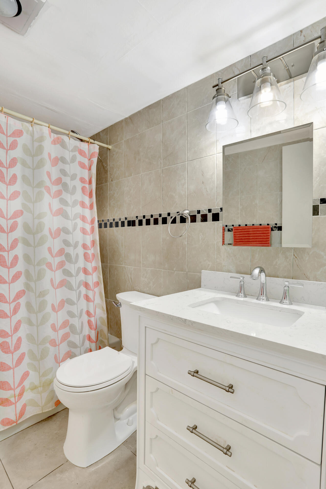 2037 Cornwall East Boca Raton, FL 33434 - Photo 11 of 26 Quartz Countertop