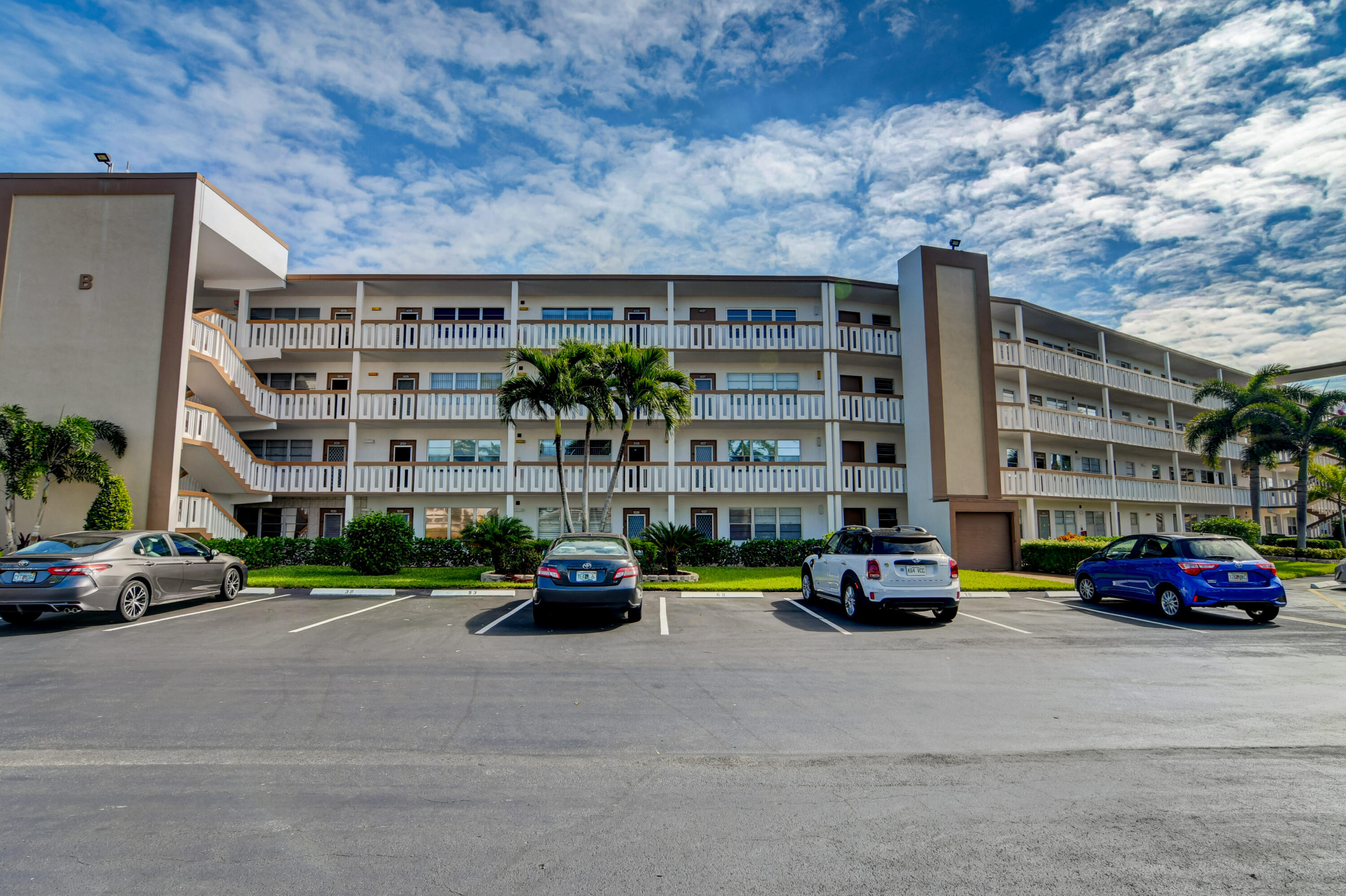 2037 Cornwall East Boca Raton, FL 33434 - Photo 24 of 26 25_02_dsc_5494_5_6_7_8