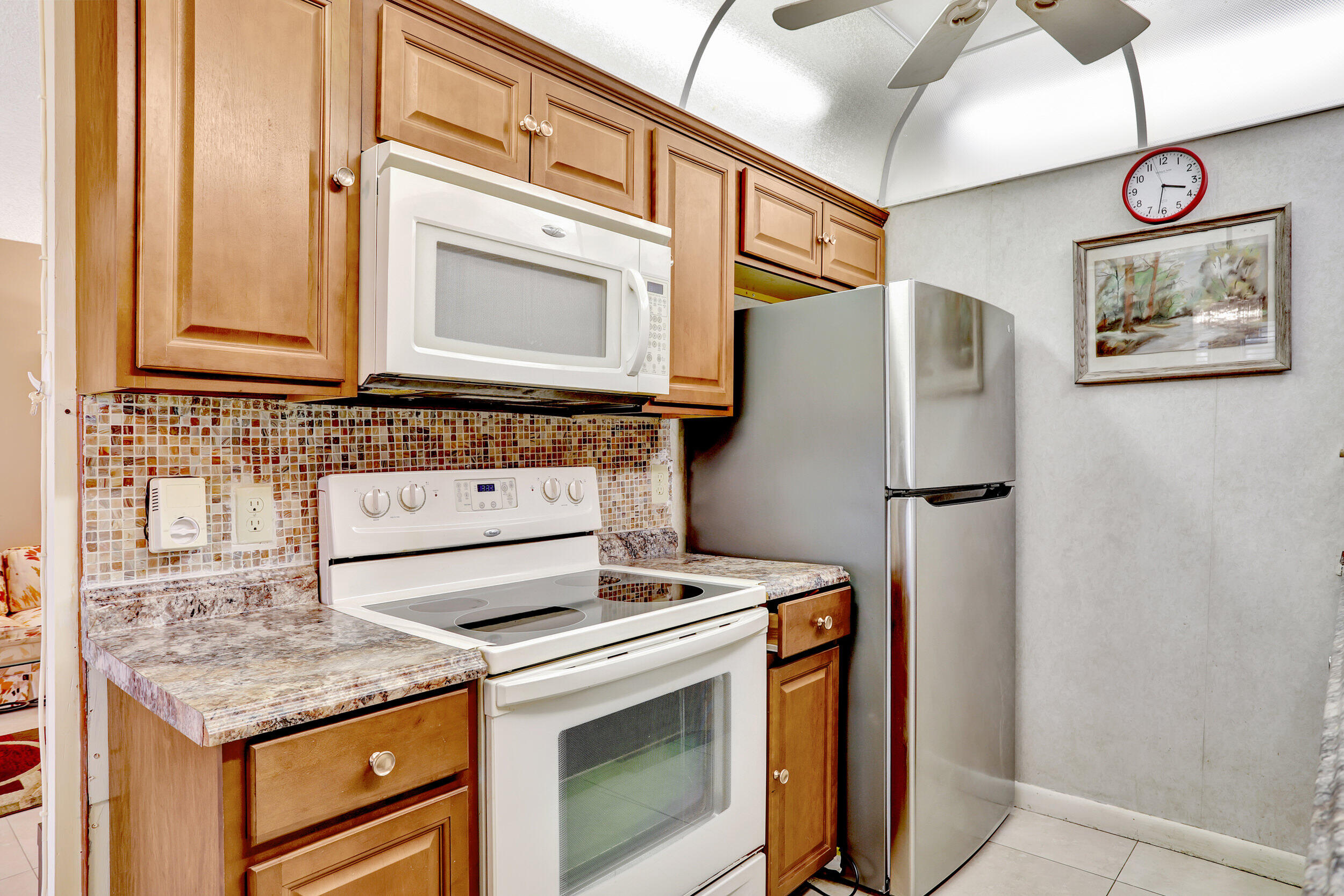 2037 Cornwall East Boca Raton, FL 33434 - Photo 7 of 26 Beautiful set-up/Real Wood Cabinets