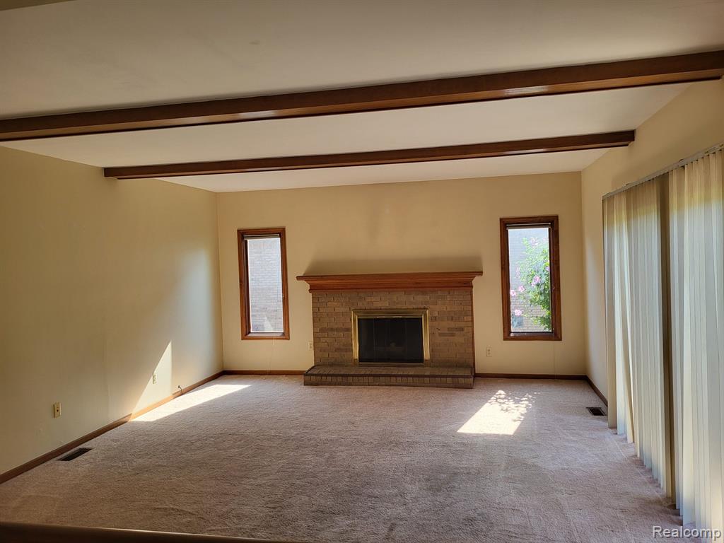 2179 Reagan Drive Rochester, MI 48309 - Photo 3 of 10