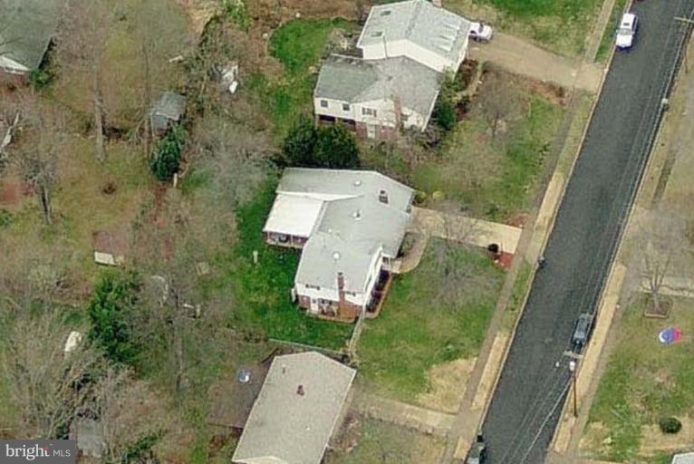 5507 Moultrie Road Springfield, VA 22151 - Photo 23 of 30 Utility Lines Across St FiOS Available