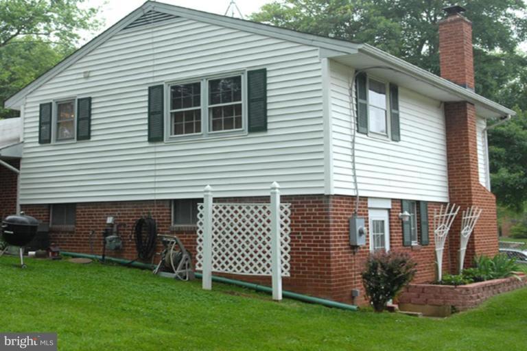 5507 Moultrie Road Springfield, VA 22151 - Photo 4 of 30 Lower Level Walk-Out