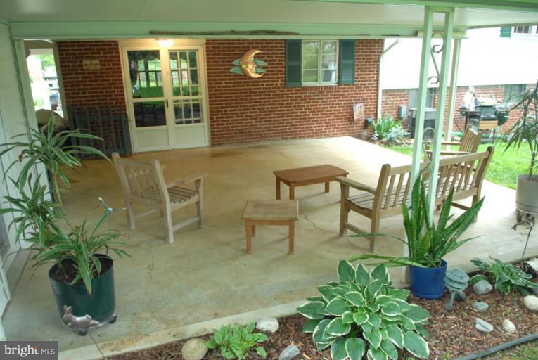 5507 Moultrie Road Springfield, VA 22151 - Photo 7 of 30 7" Aluminum I-Beam