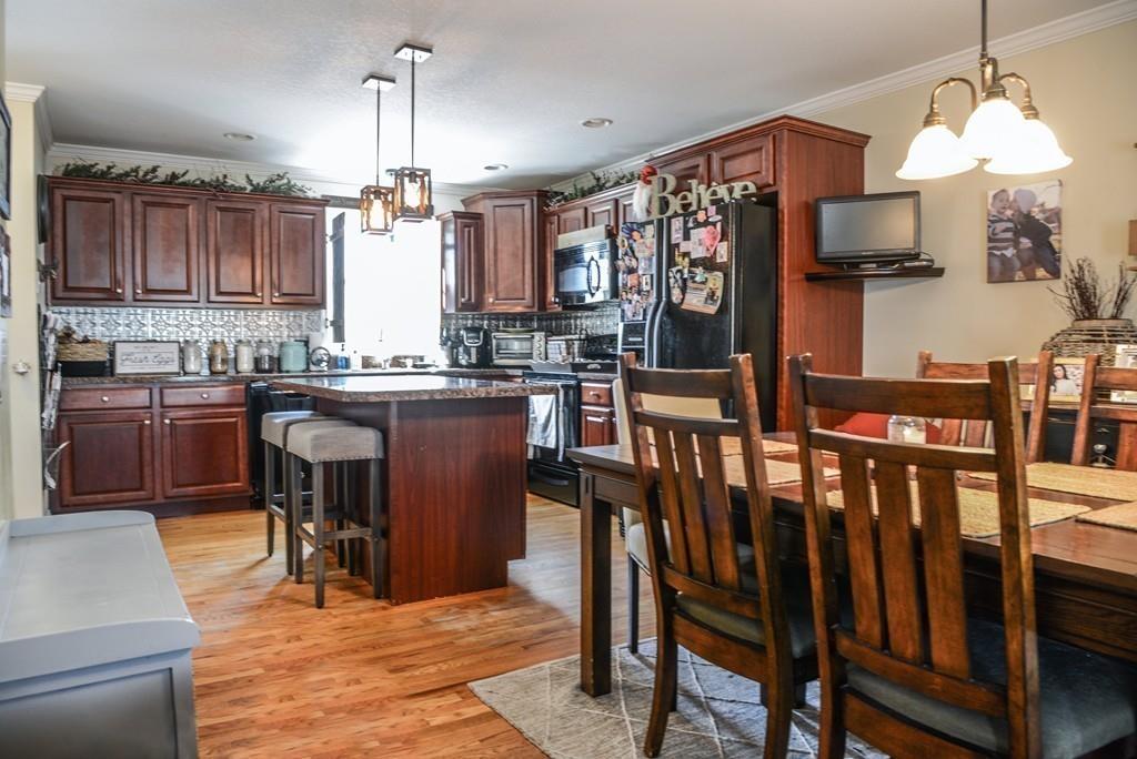 76 Russell Street Springfield, MA 01104 - Photo 8 of 41