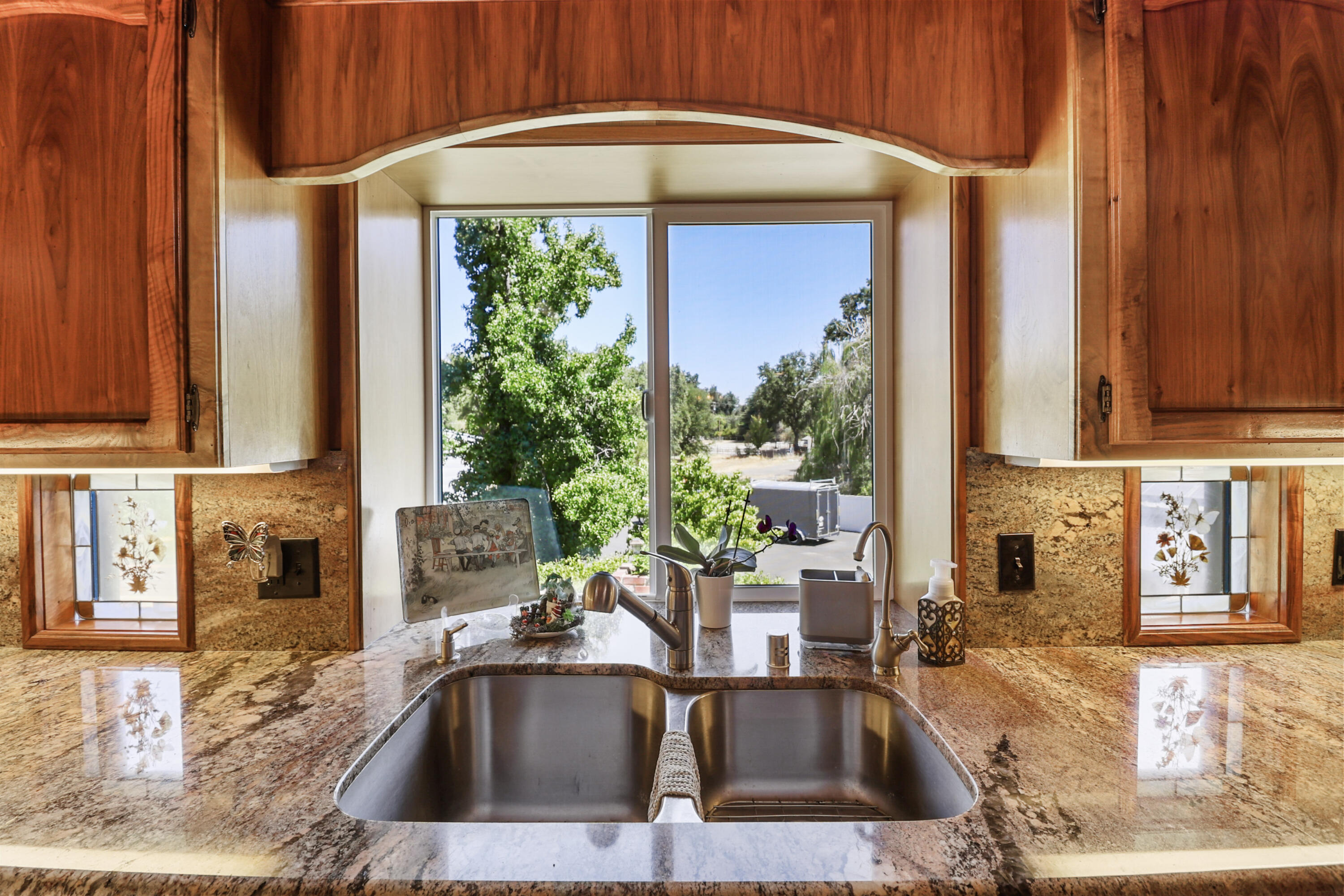 10740 Swede Creek Road Palo Cedro, CA 96073 - Photo 17 of 71 Kitchen