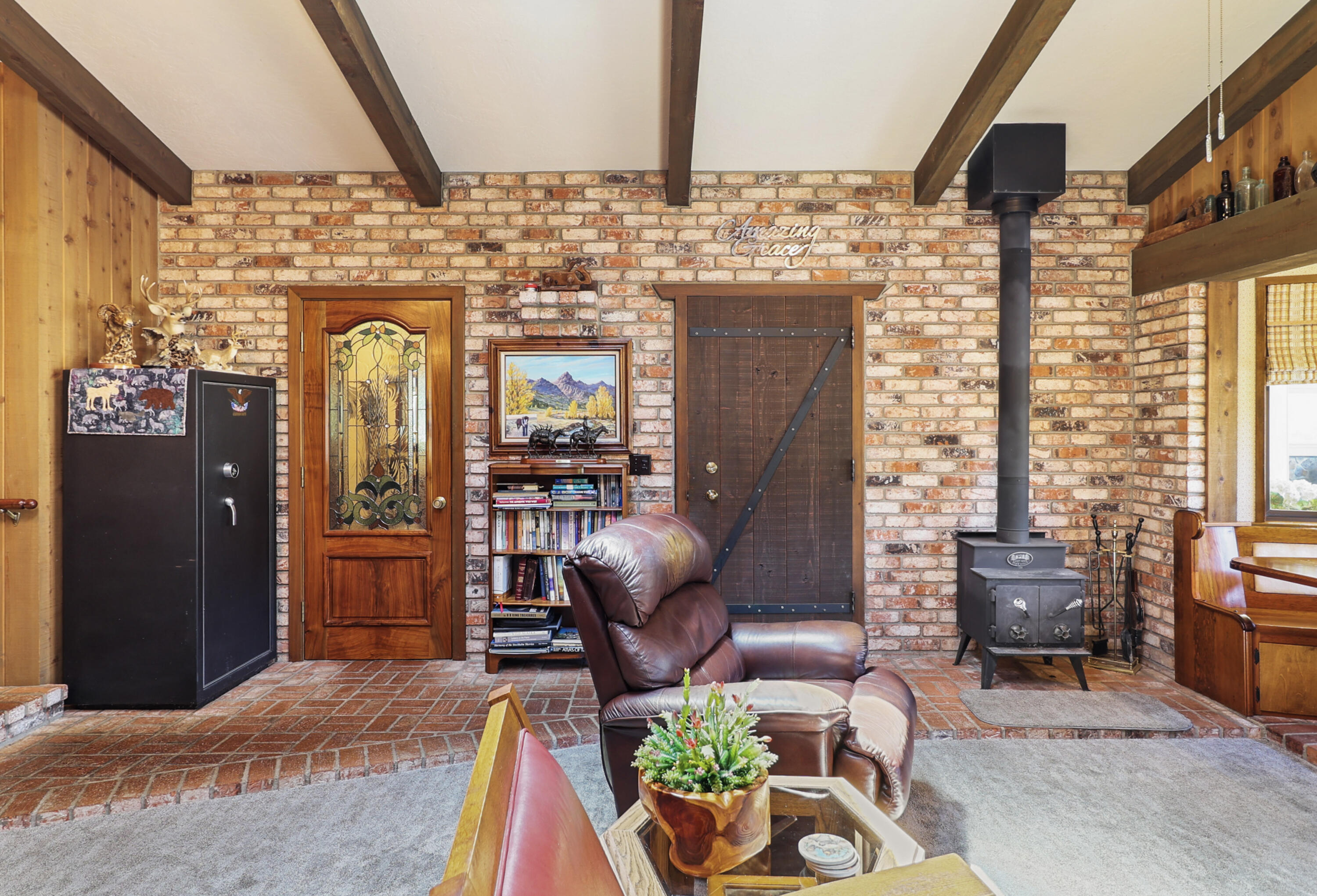 10740 Swede Creek Road Palo Cedro, CA 96073 - Photo 24 of 71 Family Room