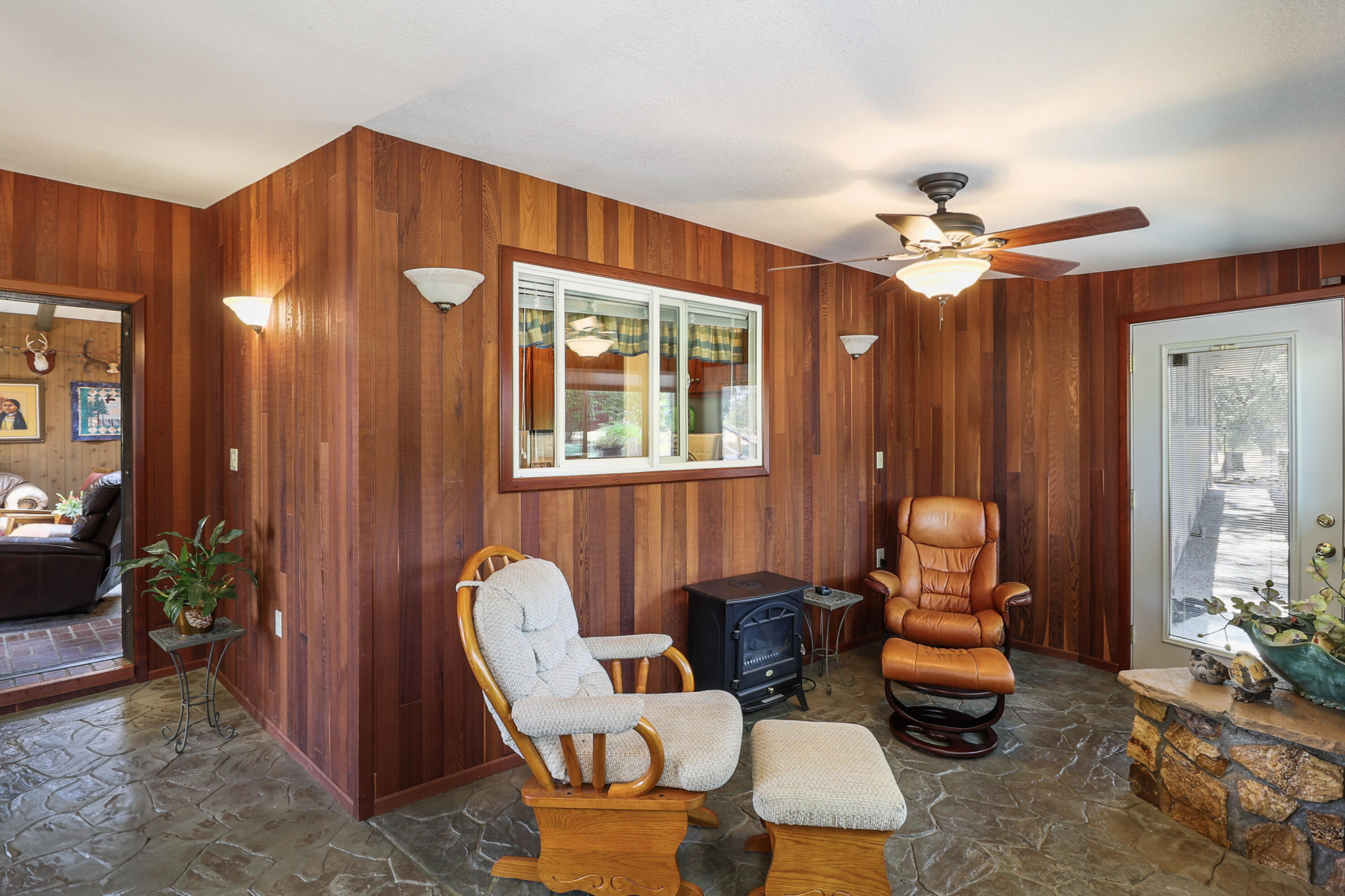10740 Swede Creek Road Palo Cedro, CA 96073 - Photo 30 of 71 Sunroom