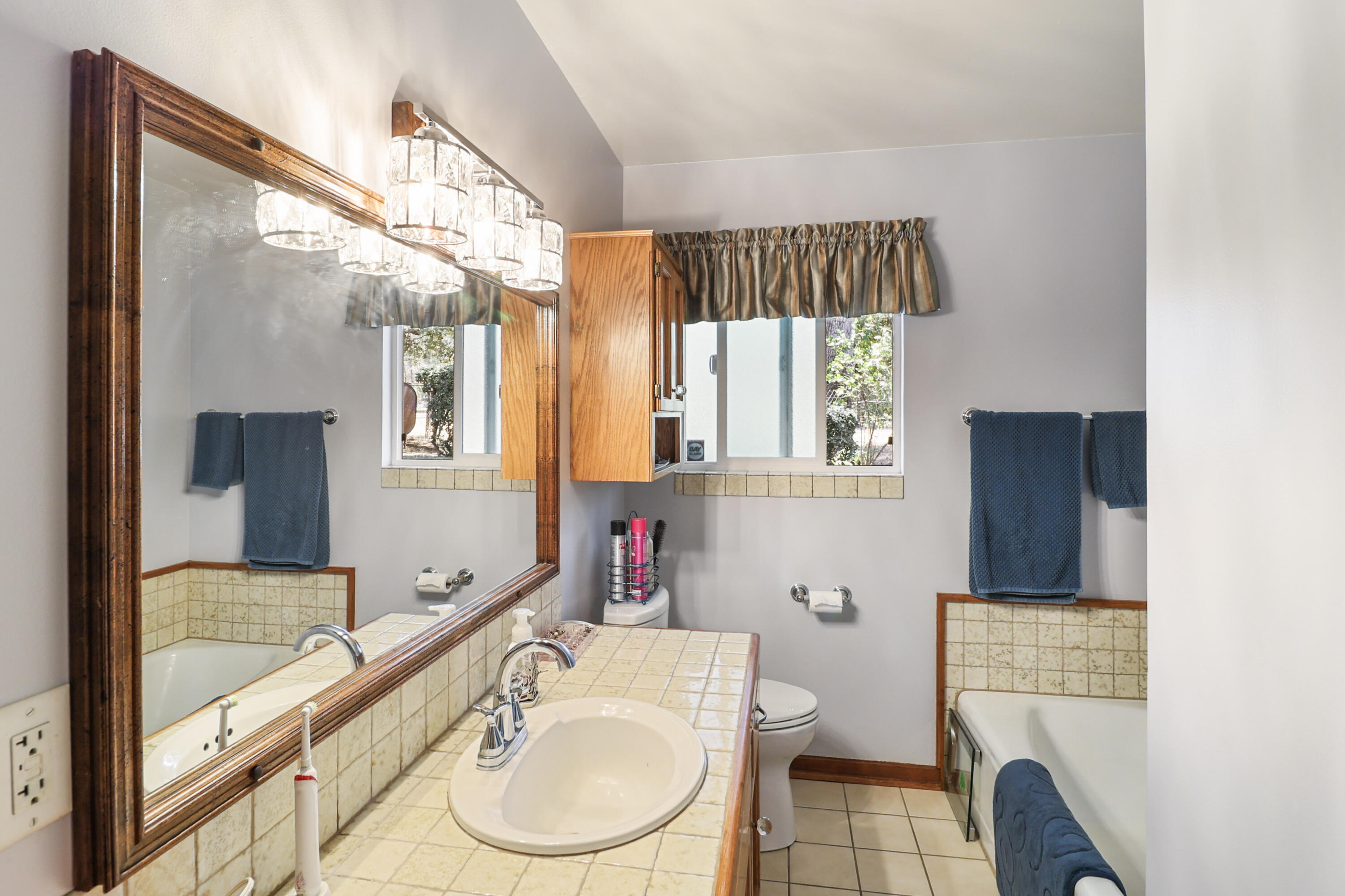 10740 Swede Creek Road Palo Cedro, CA 96073 - Photo 37 of 71 Bathroom