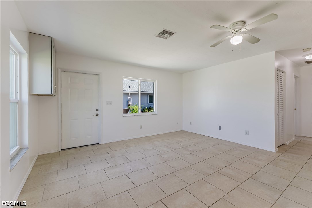 16593 Davis Road Fort Myers, FL 33908 - Photo 9 of 31 Gallery Image 9