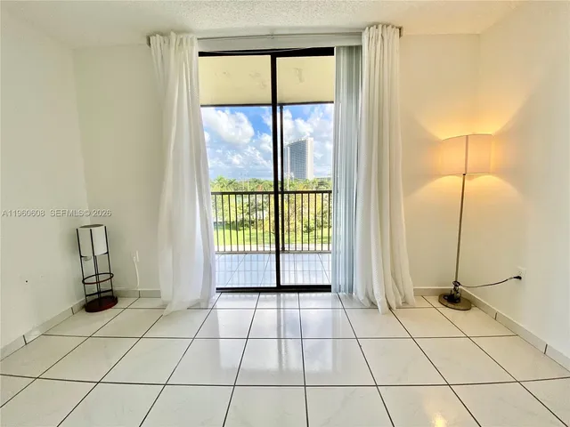 $155,000 | 16950 West Dixie Highway, Unit A536, North Miami Beach, FL 33160