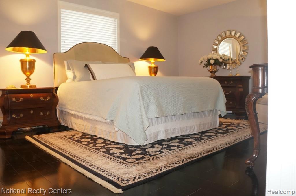 810 Plate Street, Unit 204 Rochester, MI 48307 - Photo 8 of 12 9-Master.jpg