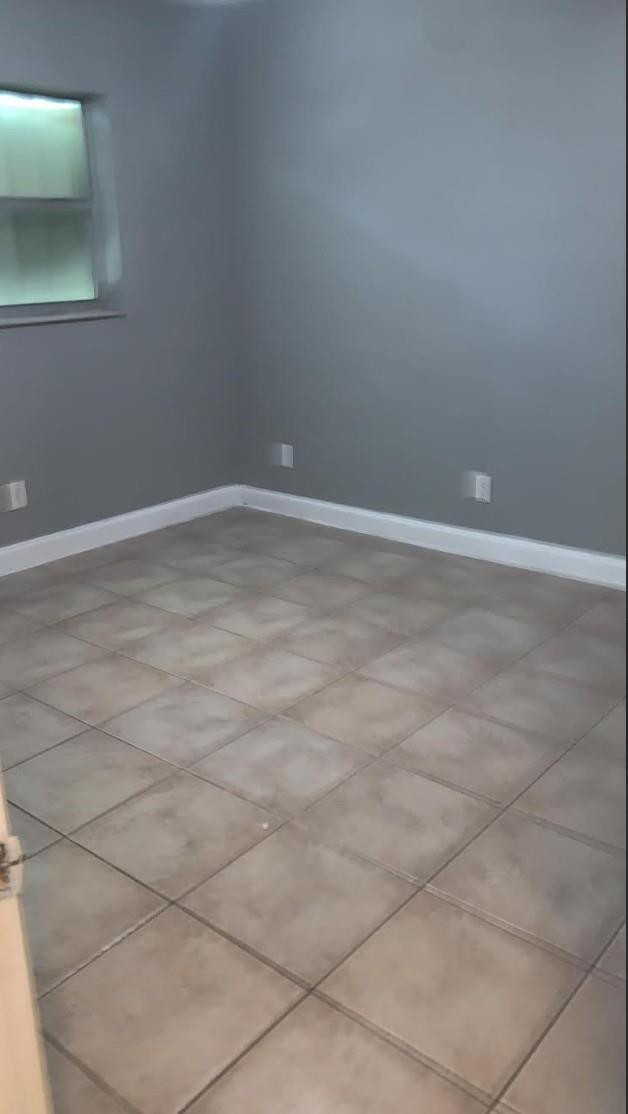 407 Southeast 3rd Avenue, Unit B Hallandale Beach, FL 33009 - Photo 7 of 10 Photo 7