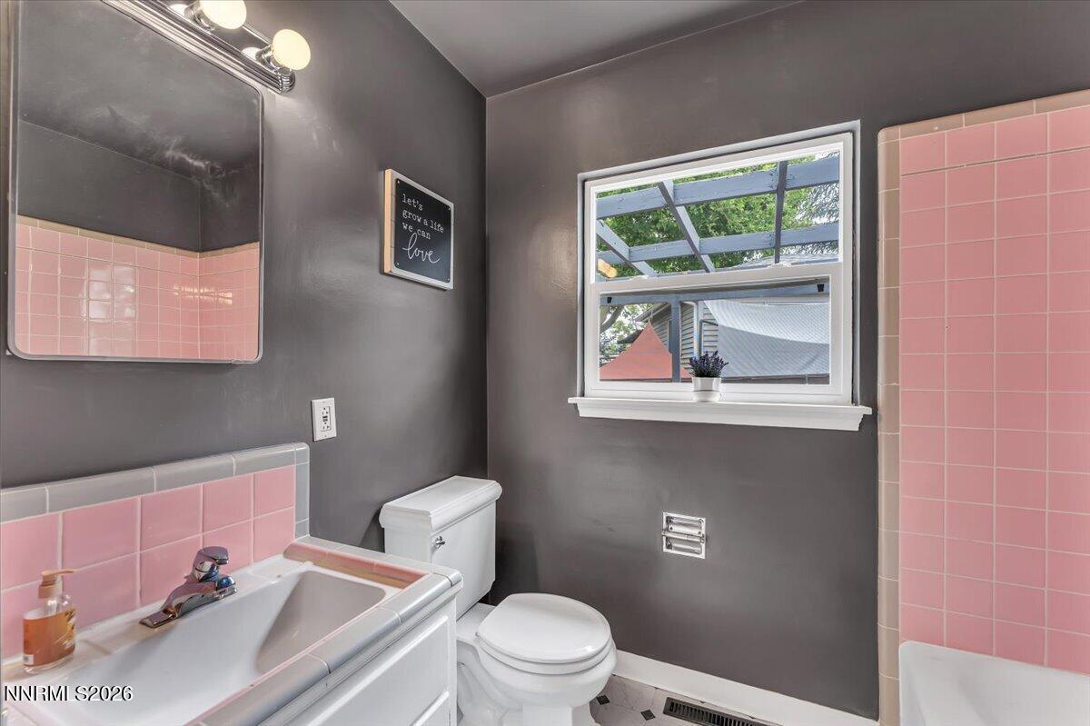 2485 Riviera Street Reno, NV 89509 - Photo 22 of 56 19-2485 Riviera St Reno NV 89509 (19 of