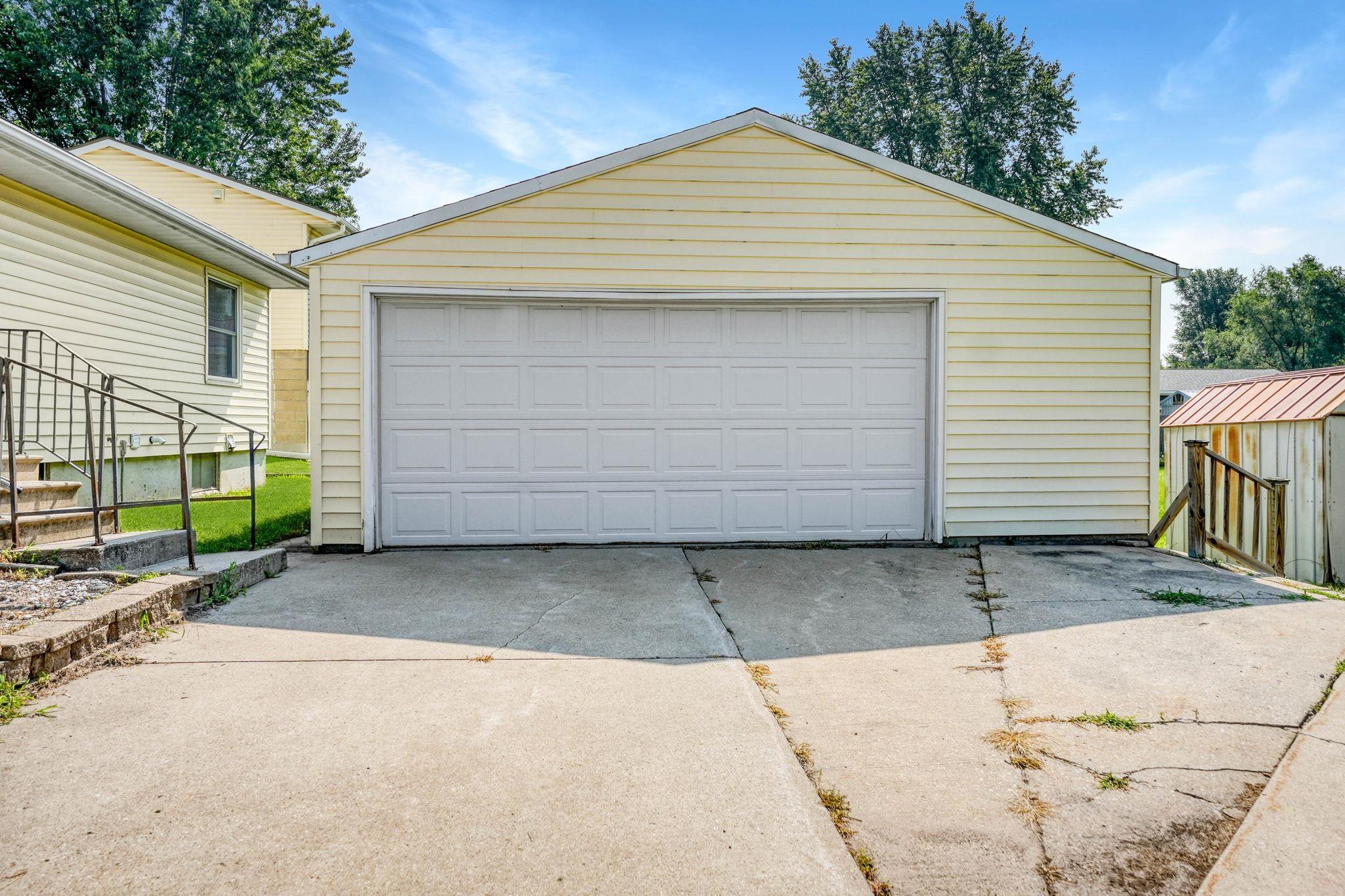 1202 Fulton Street Waterloo, IA 50707 - Photo 22 of 27 Gallery Image 22