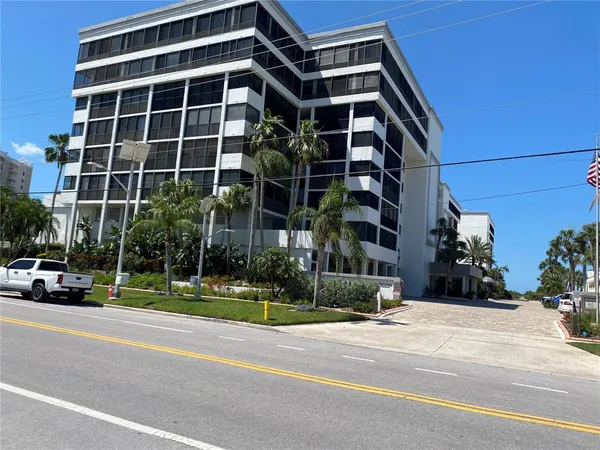 $2,400,000 | 1100 Benjamin Franklin Drive, Unit 802, Sarasota, FL 34236
