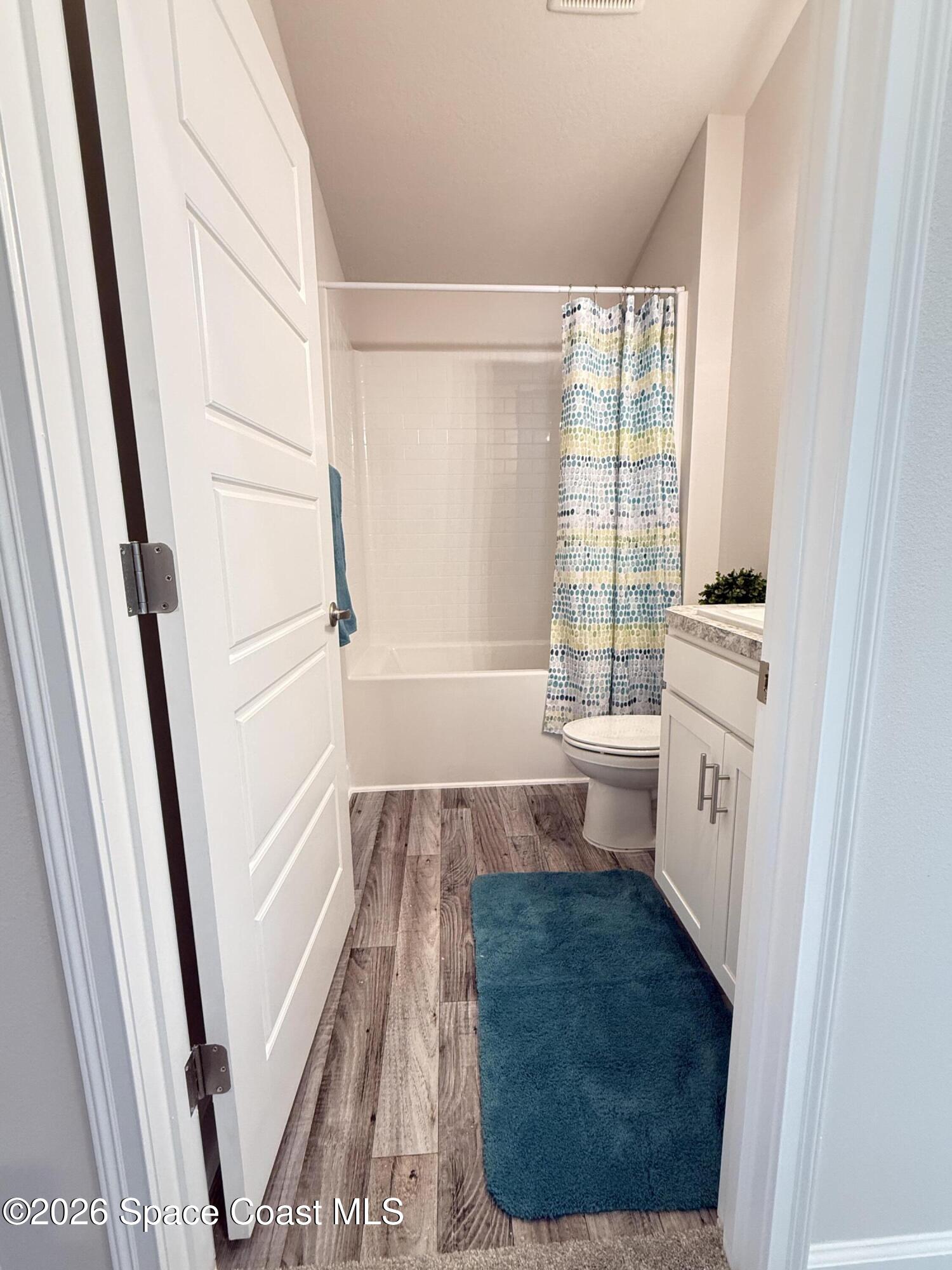 302 Quarry Lane Sebastian, FL 32958 - Photo 8 of 19 Guest Bathroom
