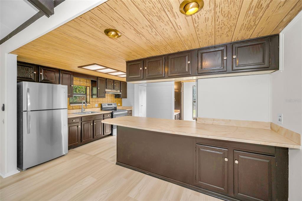 10639 Lakeview Drive New Port Richey, FL 34654 - Photo 22 of 58