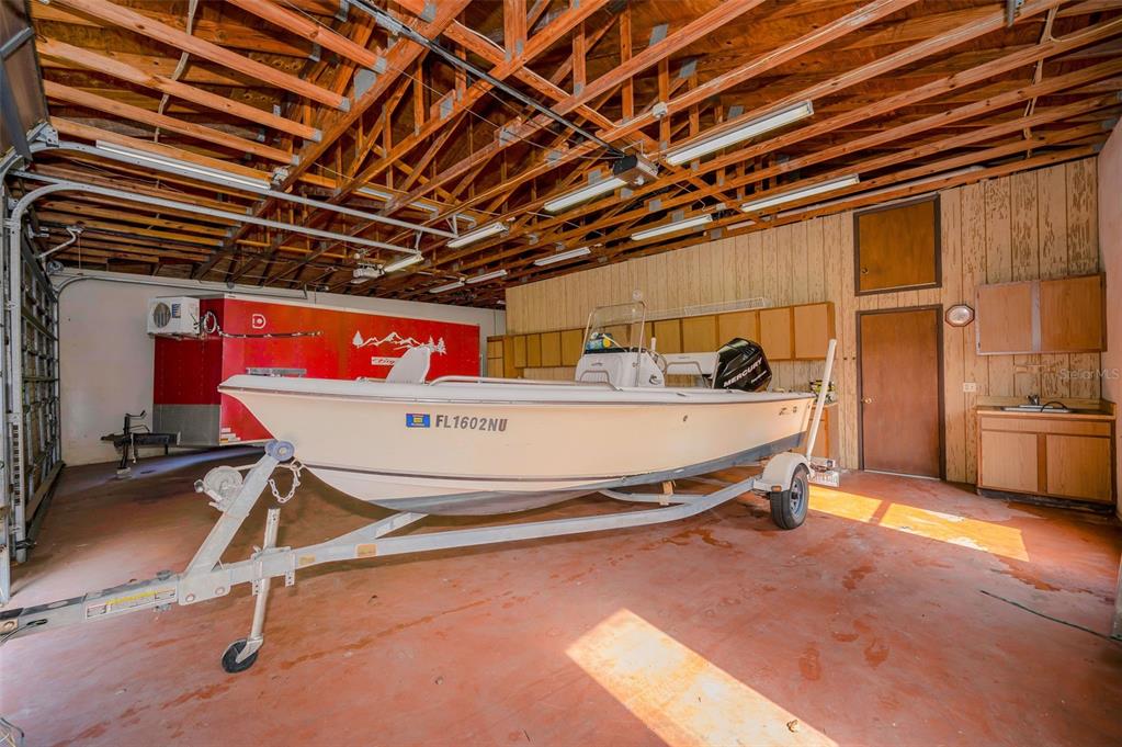 10639 Lakeview Drive New Port Richey, FL 34654 - Photo 6 of 58