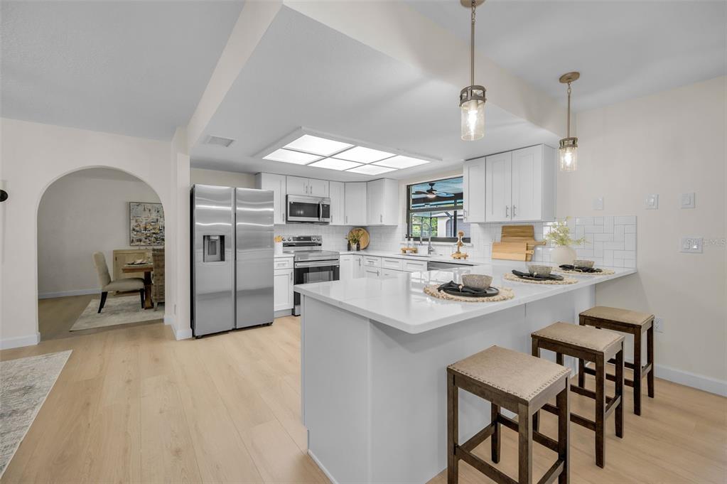 10639 Lakeview Drive New Port Richey, FL 34654 - Photo 10 of 58