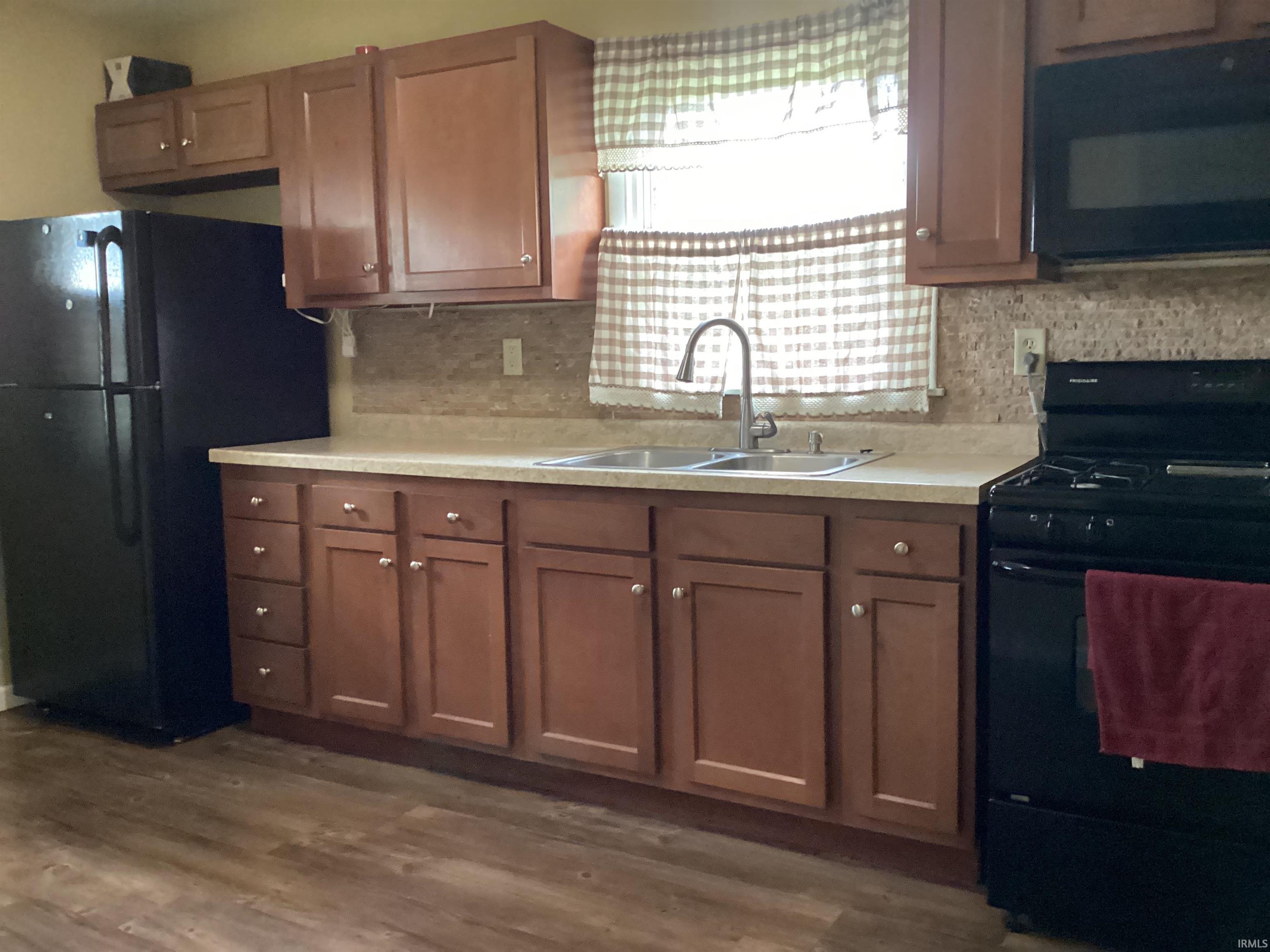 734 North 10th Street Decatur, IN 46733 - Photo 12 of 17