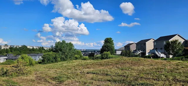 $299,000 | 255 Northwest X Nw Heartland Drive, Rochester, MN 55901