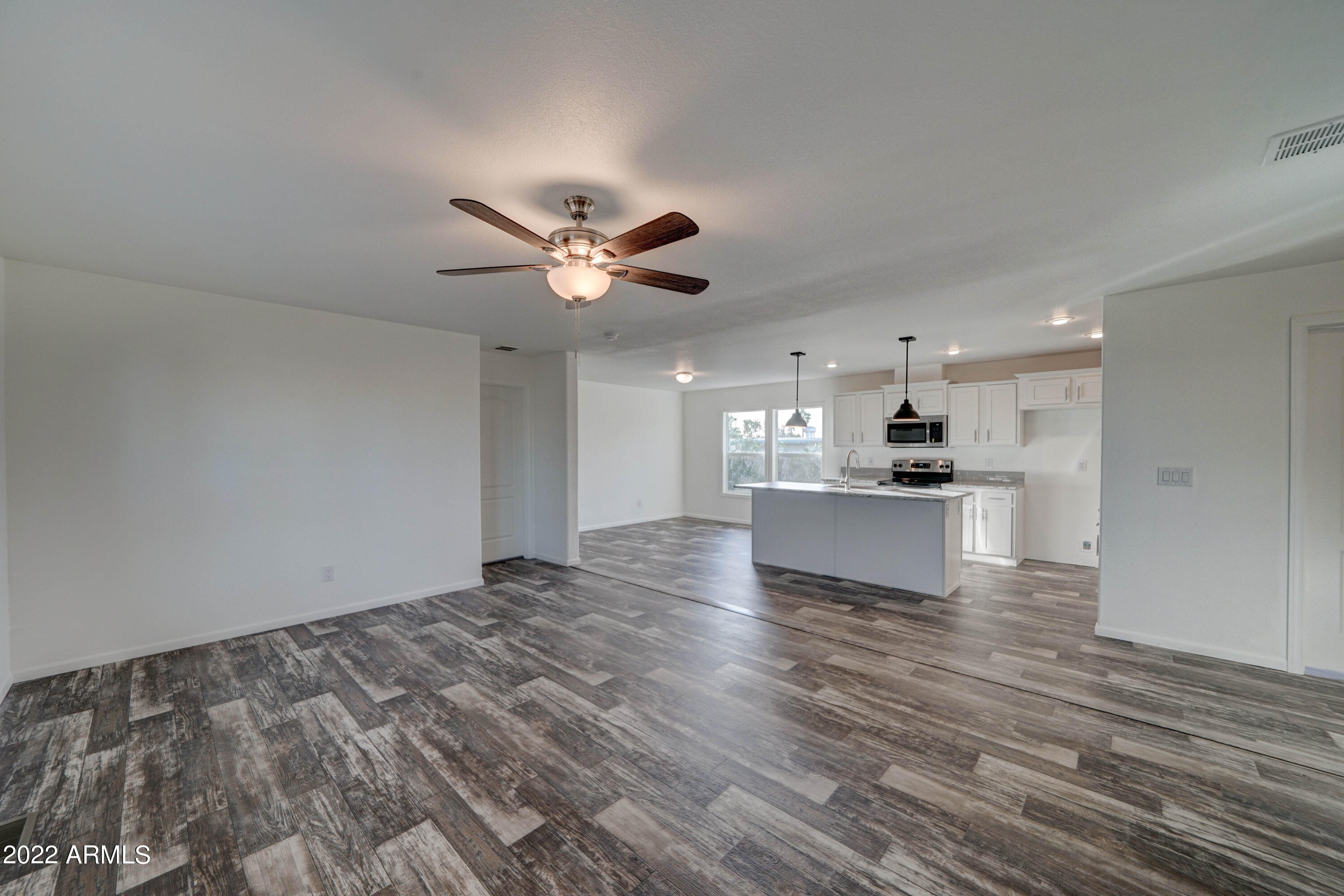 2251 South Descanso Road Apache Junction, AZ 85119 - Photo 5 of 28 2251 S Descanso Rd-5