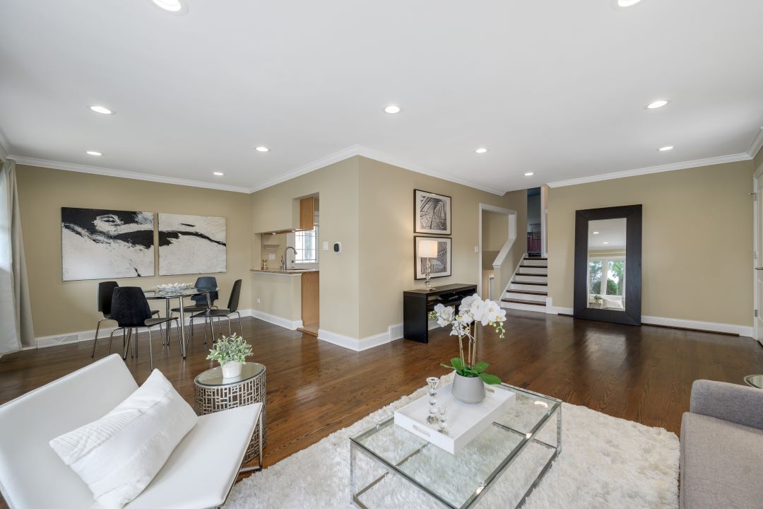 1700 Marvin Parkway Park Ridge, IL 60068 - Photo 4 of 26 a living room with furniture and a table