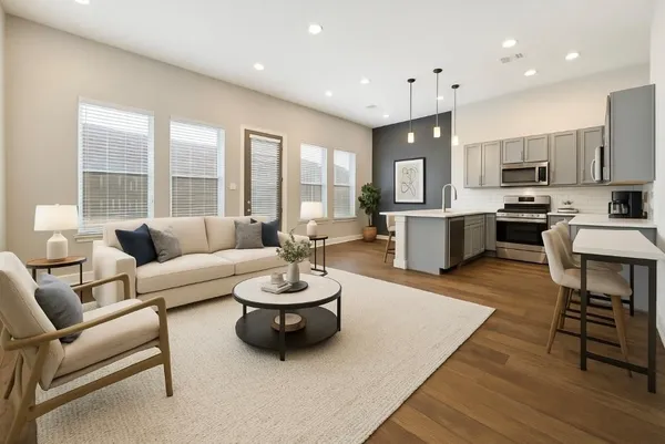 $2,200 | 614 Thornton Road, Unit G, Houston, TX 77018