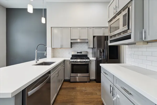 $2,200 | 614 Thornton Road, Unit G, Houston, TX 77018