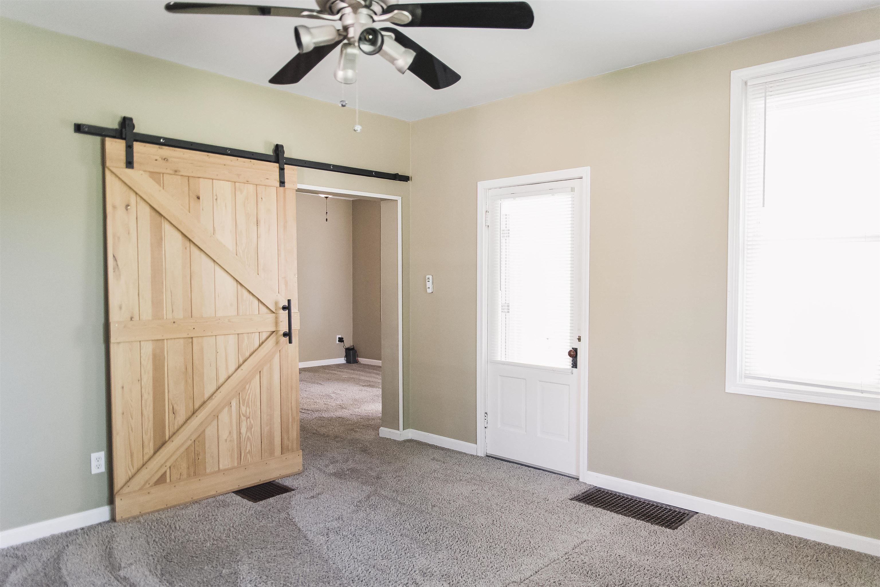 2049 Chestnut Street Quincy, IL 62301 - Photo 5 of 11