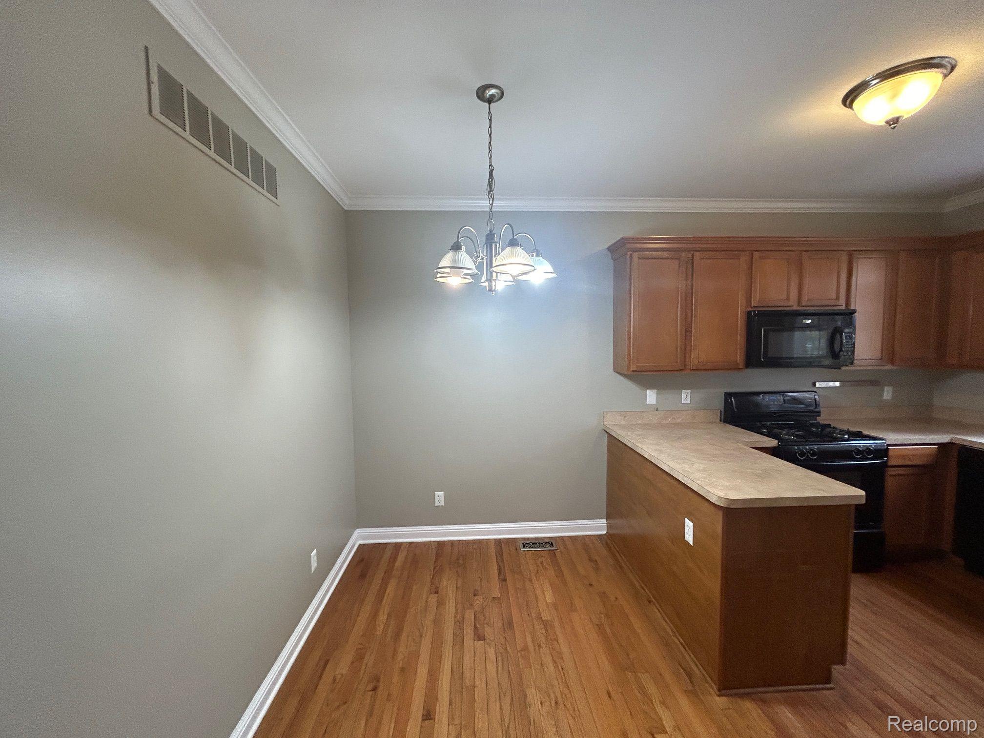 41484 Glade Road Canton, MI 48187 - Photo 7 of 35