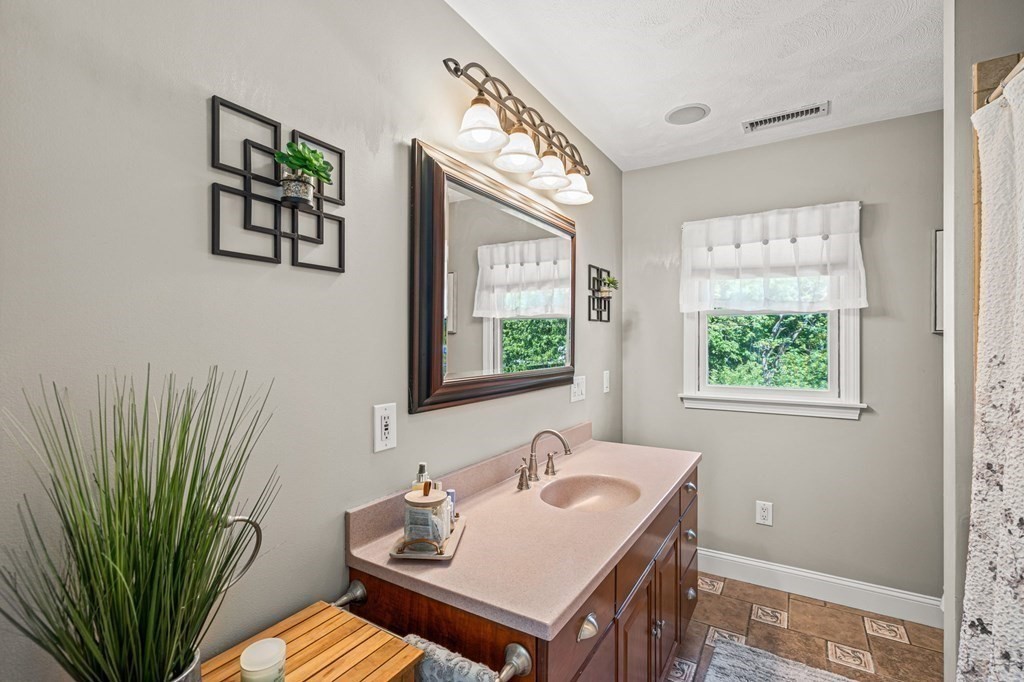 3 Stone Street Danvers, MA 01923 - Photo 27 of 41