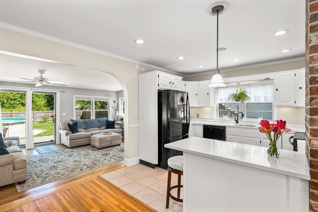 3 Stone Street Danvers, MA 01923 - Photo 9 of 41