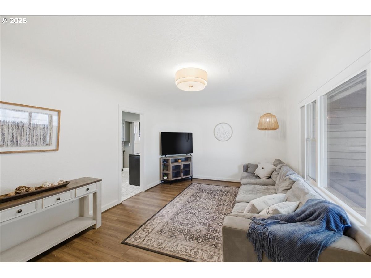 4086 Bell Avenue Eugene, OR 97402 - Photo 11 of 48